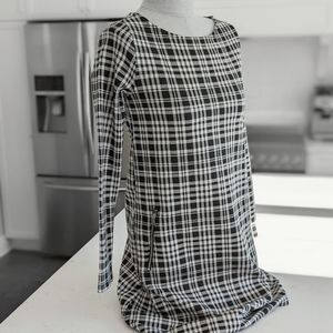 New with tag: black and white dress from GAP, XS